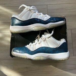 Air Jordan 11 Retro “Navy Snakeskin” Big Kids Size 5.5Y Used Condition With Box
